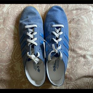 Adidas light blue skateboard sneakers